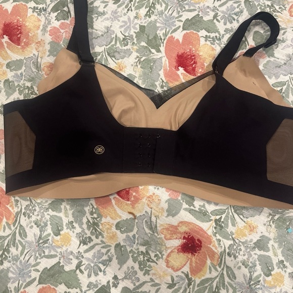 Chic Black Mesh Women's Bra - Picture 3 of 9